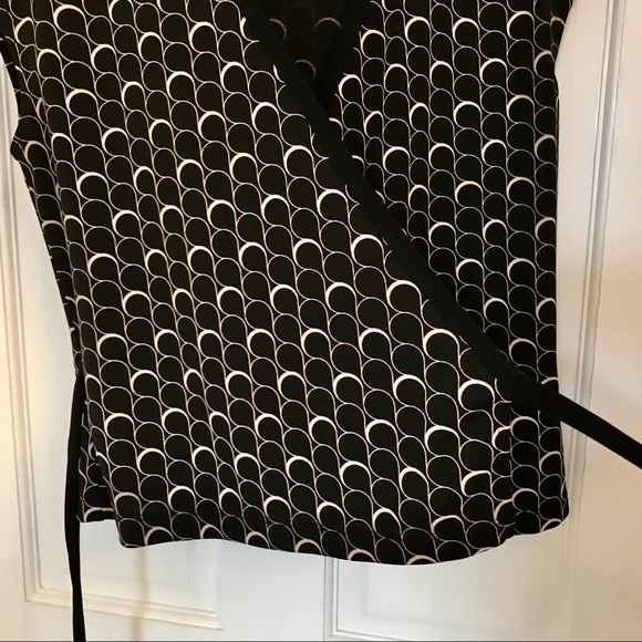 Nine West v-neck wrap top sleeveless geometric S - Picture 5 of 14